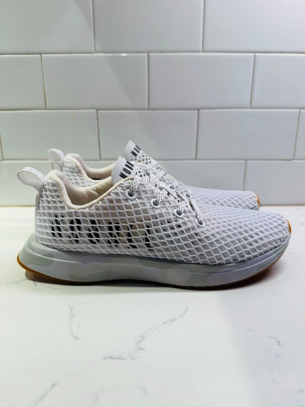 NoBull Runner+ White Mesh Lace Up Sneaker Camo Outsole Womens 7.5 Hybrid Trainer